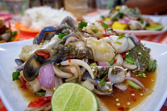 แซ่บซี๊ด!! เบากระเป๋า ‘เจ้อ้วนยำ ตำระเบิด’ราม 2