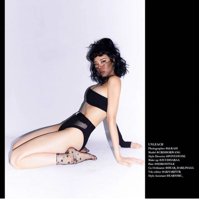 "คริส หอวัง" ถ่ายแบบแฟชั่นเผ็ดจนตาค้างเพราะท่อนล่างซีทรู