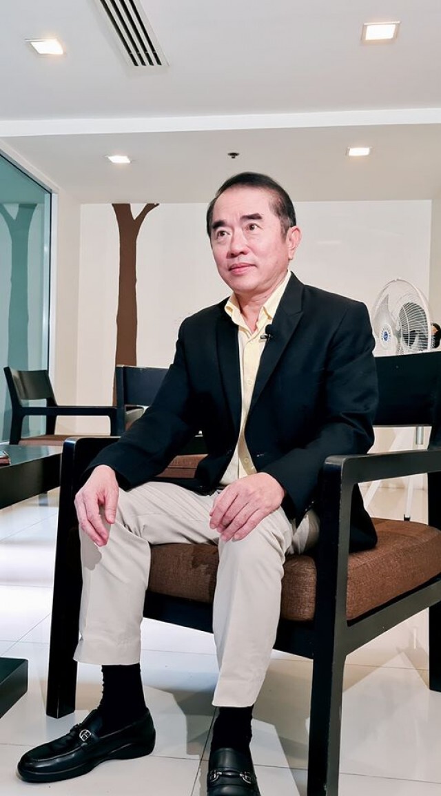 "หมอวรงค์" โพสต์แกนนำม็อบ ตกลงจะเอาอะไร หรือยังคงสับสนอยู่