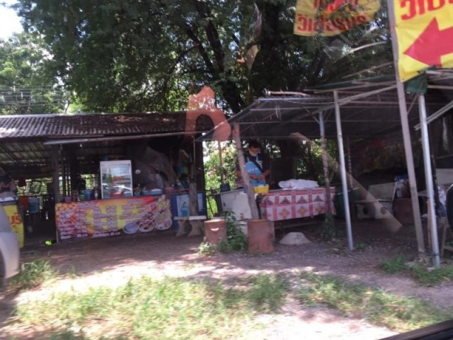 สาวสับไม่เลี้ยงโพสต์จวก ร้านส้มตำข้างทางต้องกินตามใจแม่ค้าหรอ