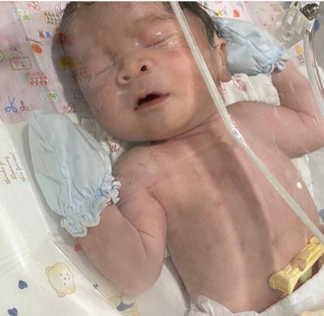 "อี๊ด โปงลางสะออน" ภรรยาคลอดลูกชายแล้ว