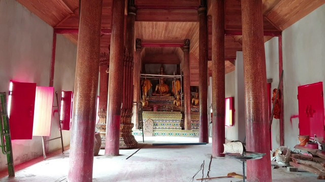 วัดดังเชียงใหม่ ลบลวดลายบานประตู100ปีทิ้งเกลี้ยง