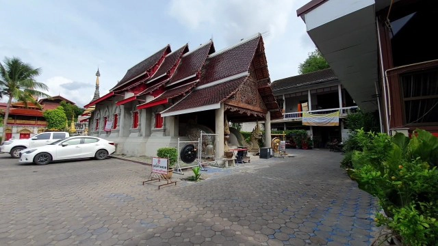 วัดดังเชียงใหม่ ลบลวดลายบานประตู100ปีทิ้งเกลี้ยง