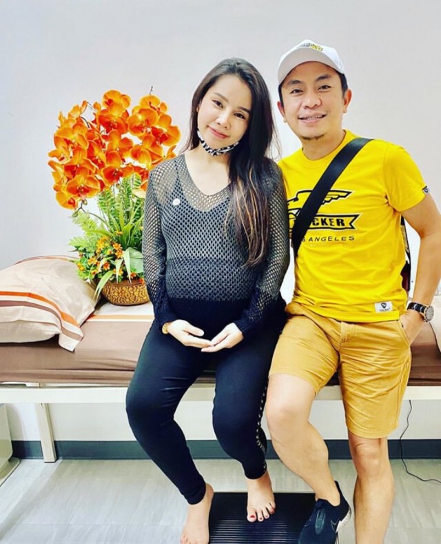 "อี๊ด โปงลางสะออน" ภรรยาคลอดลูกชายแล้ว