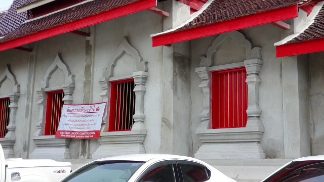 วัดดังเชียงใหม่ ลบลวดลายบานประตู100ปีทิ้งเกลี้ยง