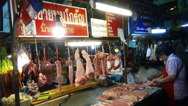 จัด "หมูธงฟ้า" กิโลกรัม 130 บาท