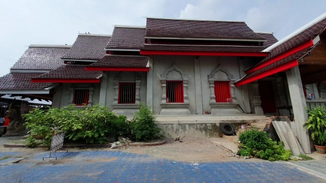 วัดดังเชียงใหม่ ลบลวดลายบานประตู100ปีทิ้งเกลี้ยง