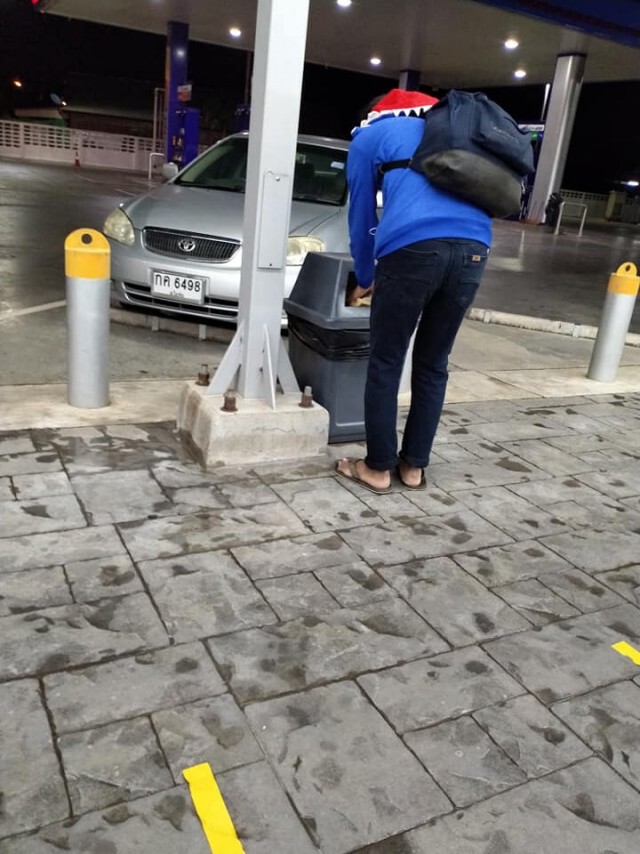 หนุ่มเจอเพื่อนหลอกให้มาทำงานสุดท้ายทิ้งไร้เยื่อใย แถมไม่มีเงินติดตัว
