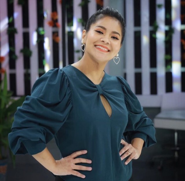 ‘นุ้ย เชิญยิ้ม’ สักชื่อเมียรักด้าน‘ตั๊ก ศิริพร’ โพสต์ถามอักษรตัวแรกทำไมแปลกๆ