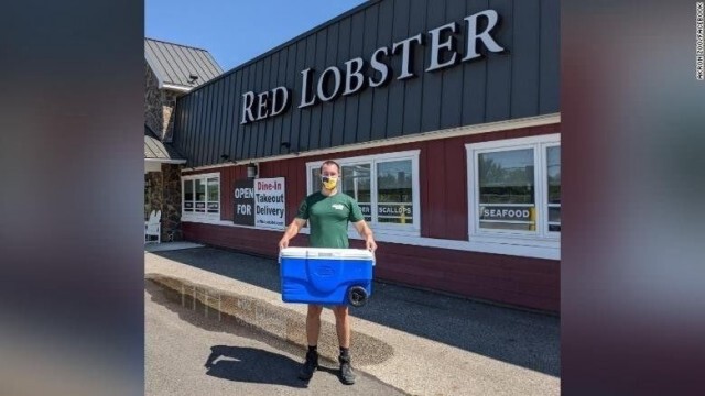 พ่อครัวปฎิเสธนำกุ้งพันธุ์หายาก ที่ถูกส่งให้ร้านมาทำอาหาร