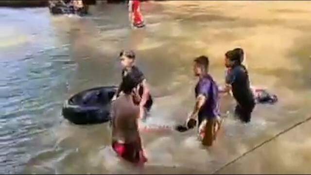 โจ๋หนุ่มเรือยางลอยชนใช้ไม้พายตีคู่กรณี กลางแก่งนครนายก