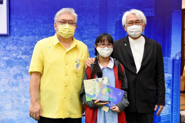 นายกรัฐมนตรี ชื่นชม น้องตินติน นักเขียนวัย 8 ปี