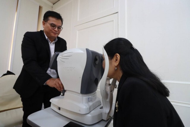 ครั้งแรกของการดูแลสุขภาพตาคนไทยกับมาตรฐานอาชีพ