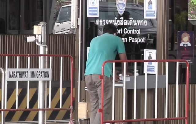 81 คนไทยพ้นโทษในมาเลย์เดินทางกลับประเทศ