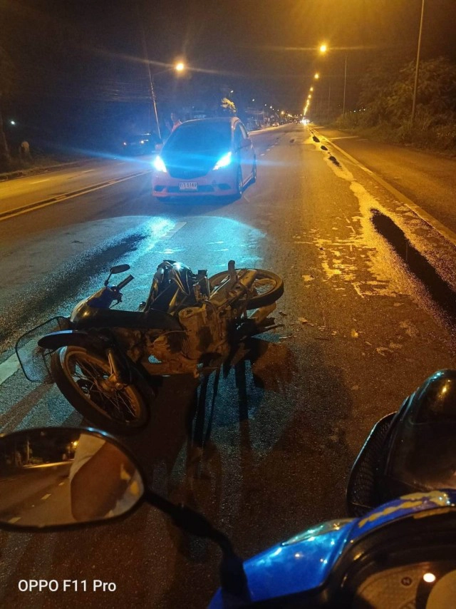 กระบะชนจยย.สาวประเภทสองลากไกล1กม.