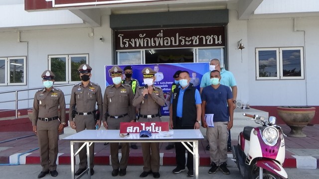 จับ 4 โจ๋แก๊งปาหินใส่รถ อ้างคึกคะนอง