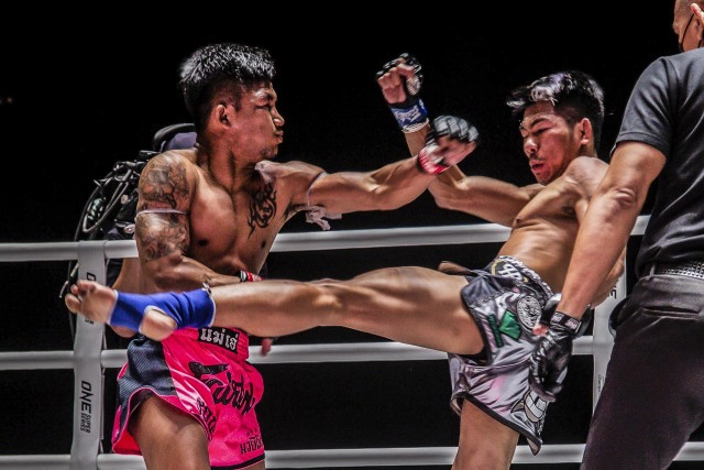 "รถถัง"ชนะคะแนน"เพชรดำ"แชมป์สมัยที่3"วัน โนเซอร์เรนเดอร์"