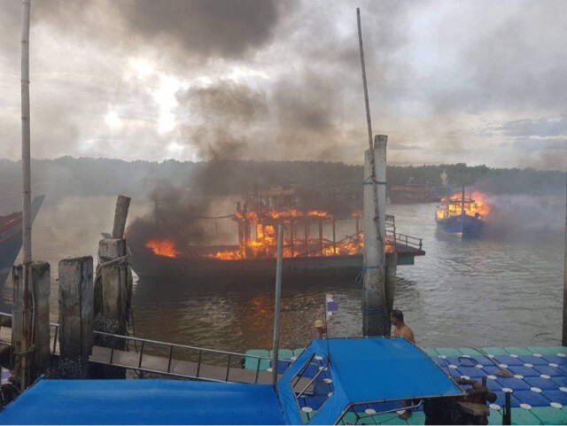 เรือทัวเบ็ดตกปลา ไหม้วอด 5 ลำ เร่งหาสาเหตุ