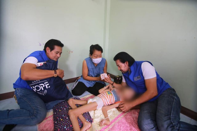 หัวอกแม่ช้ำ ลูกชายพิการซ้ำซ้อน ฐานะขัดสนพ่อก็มาด่วนจากไป