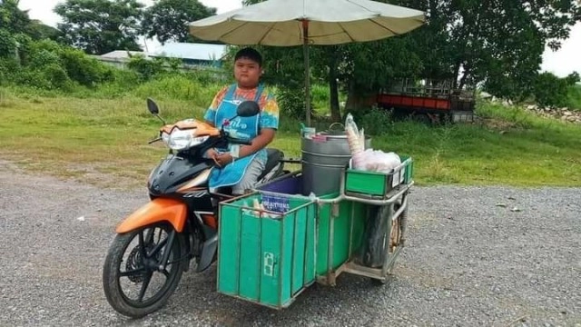 ชื่นชม เด็ก 12 ขวบ เร่ขายไอติม หารายได้ช่วยครอบครัว