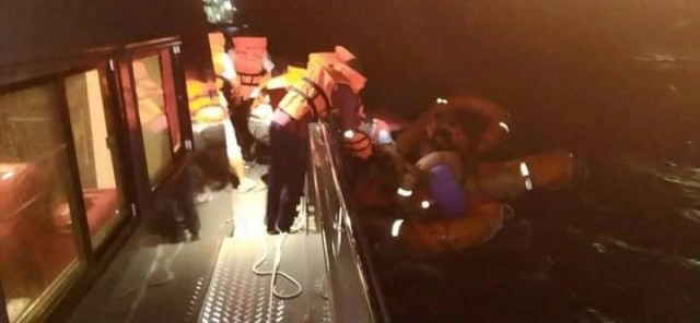 เรือเฟอร์รี่ล่ม พบเสียชีวิต 2 ราย สูญหาย 3 ราย