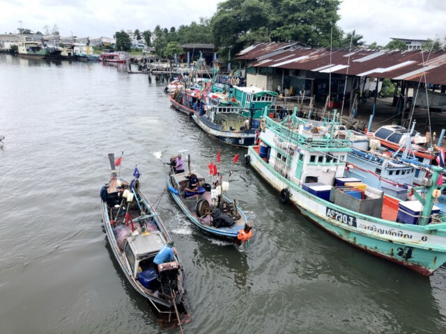ปักธงแดงห้ามเล่นน้ำชายหาด จ.ภูเก็ต