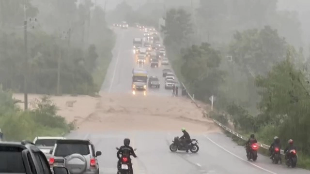 น้ำป่าเอ่อท่วมถนนเชียงใหม่​-เชียงราย​ งดใช้เส้นทางชั่วคราว​