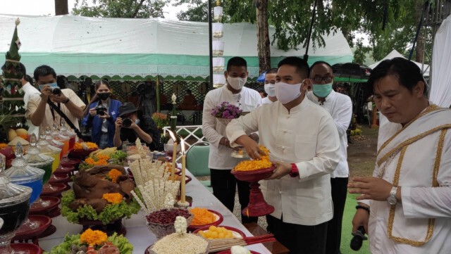อาคารอีสต์ เอเชียติก อายุกว่าร้อยปีทรุด