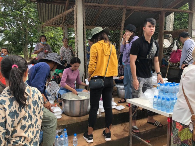 ธารน้ำใจ ทยอยเข้าช่วยเหลือผู้ประสบภัยน้ำท่วม จ.เลย