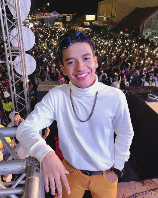 รู้จัก "น้องเก้า เกริกพล" กับคลิปแจ้งเกิด "เลิกคุยทั้งอำเภอ"