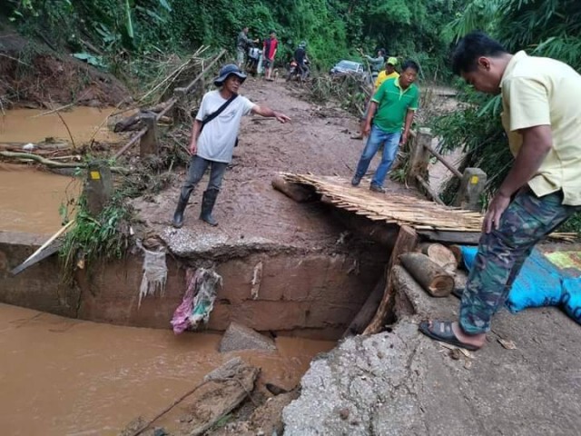 น้ำป่าไหลหลากเซาะถนนขาด