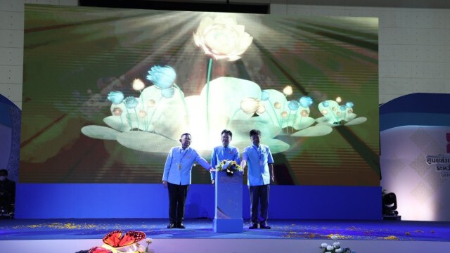 พาณิชย์ช่วยขับเคลื่อนเศรษฐกิจฐานราก ผ่านงาน "ศิลปาชีพทอใจ วิถีใหม่ใต้ร่มพระบารมี"  SACICT