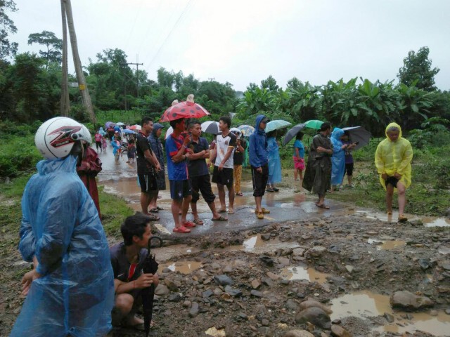 น้ำป่าซัดสะพานบ้านเมืองแพมขาด