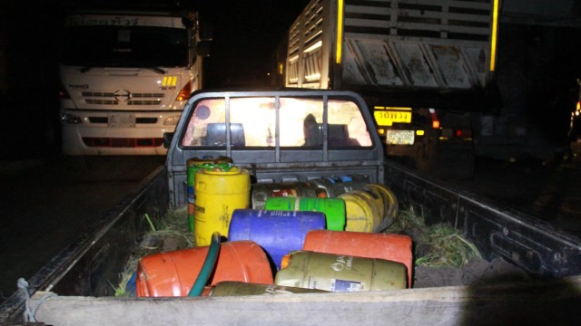 คนร้ายแอบขโมยดูดน้ำมันรถบรรทุกโรงโม่หิน