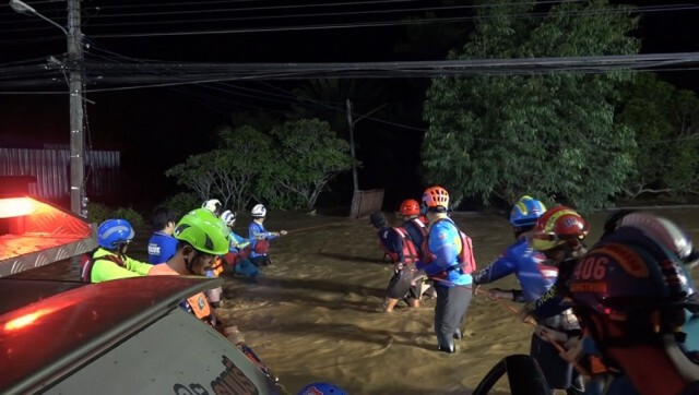 อพยพกลางดึกติดน้ำท่วม-ถนนขาดเพิ่ม