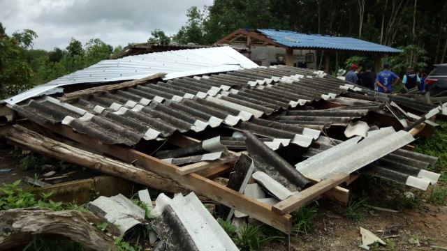 พิษ "ซินลากู" ทำลมหมุนบ้านพังยับเกือบ 30 หลัง