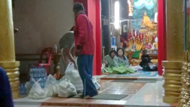 เร่งอพยพชาวบ้านอาศัยวัด-พบอ่างเก็บน้ำมีรอยร้าว
