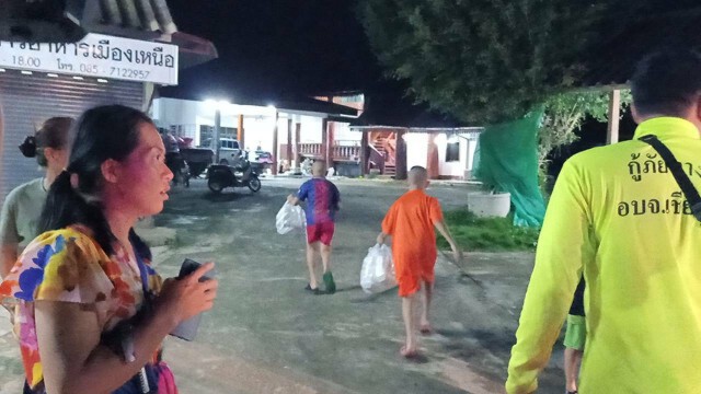 น้ำทะลักท่วม"แม่สรวย"-เร่งย้ายสิ่งของขึ้นที่สูง