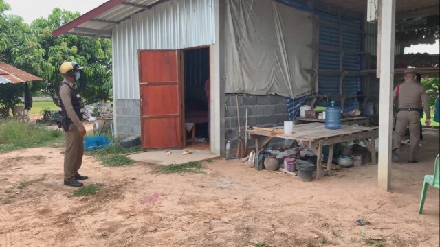 หัวขโมยตัดตาข่ายโรงนาลักข้าวเปลือก