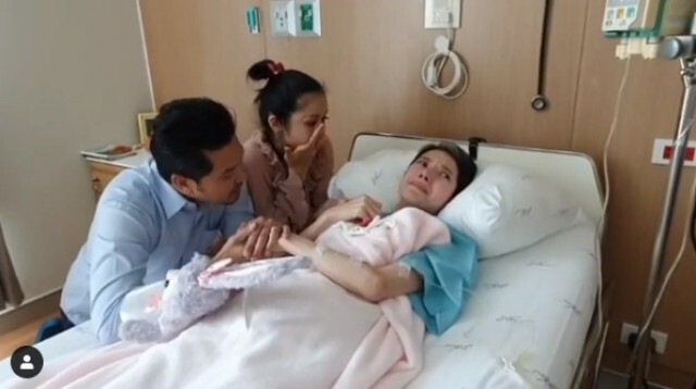 "นิ้ง กุลสตรี" กลั้นน้ำตาไม่ไหว!! ปลื้ม "เต๋า-นุ๊ก" ร้องเพลงโลกทั้งใบฯ ถึงขอบเตียง