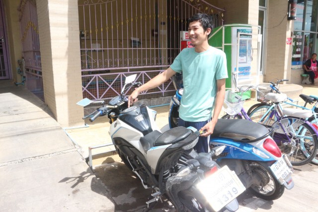 2 คนร้ายย่องลักจยย. แต่ติดล็อคดิสเบรคจึงเผ่นหนี