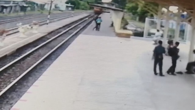 แห่ชื่นชม รปภ. เสี่ยงชีวิตช่วยคนสติไม่ดี ก่อนถูกรถไฟทับ