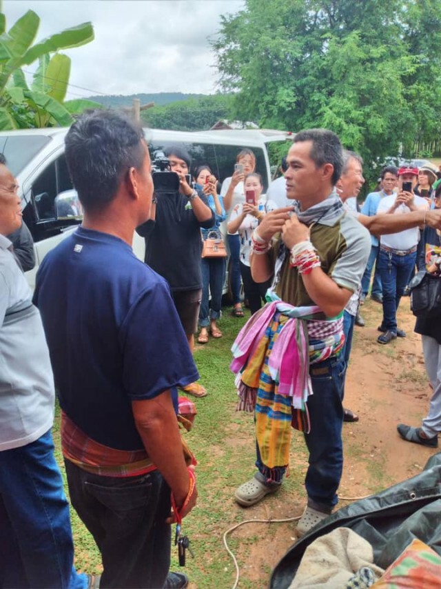 ลุงพลป้าเเต๋น ชีวิตกลับตาลปัตรผู้ใจบุญสร้างบ้านพร้อมเฟอร์นิเจอร์ขึ้นบ้านใหม่