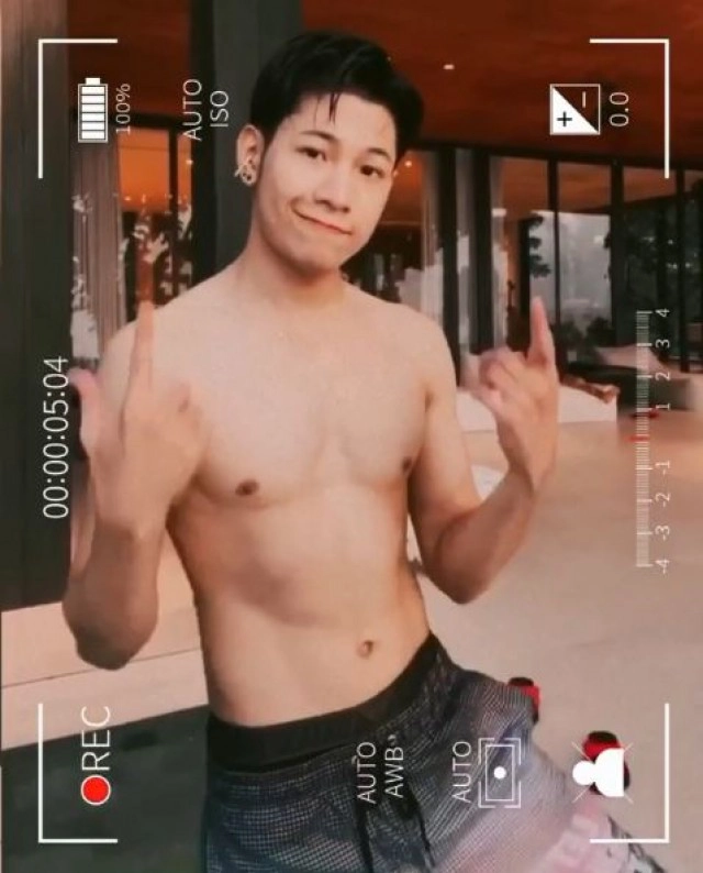 'สิงโต'อวดหุ่นเปรี๊ยะเล่นน้ำ แฟนคลับเมนท์เกินต้าน