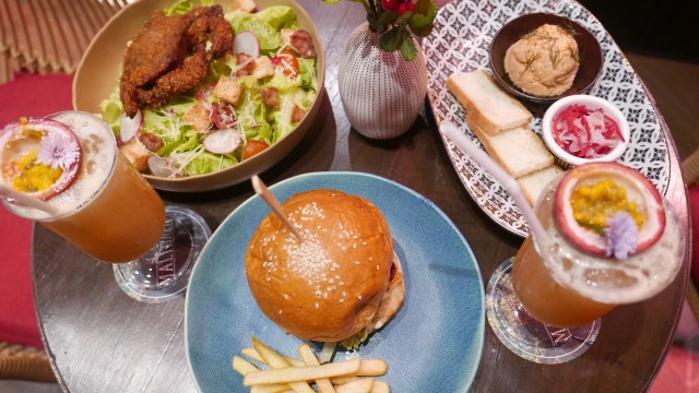 ไปแฮงเอ้าท์สัมผัสกลิ่นอายยุค80’s @ Malibrew มาลิบรูว์ พัทยา