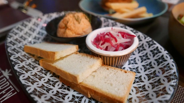 ไปแฮงเอ้าท์สัมผัสกลิ่นอายยุค80’s @ Malibrew มาลิบรูว์ พัทยา