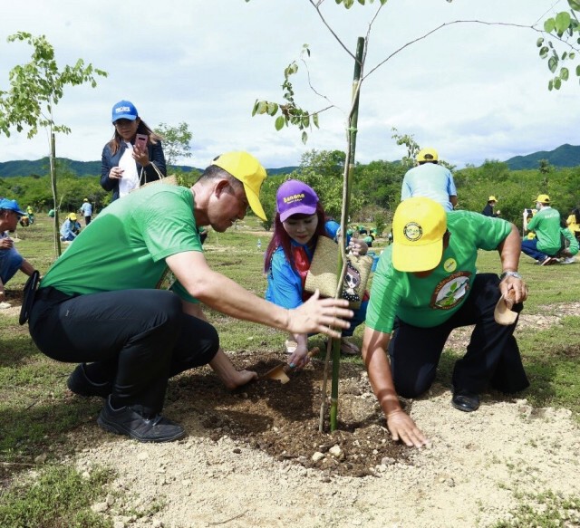 ป่าไม้จับมือมูลนิธิคนสร้างป่า เดินหน้าปลูกฟื้นฟูป่า
