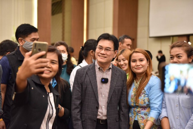 พาณิชย์เปิดอบรมหนุนสินค้าไทยบุก E-Commerce
