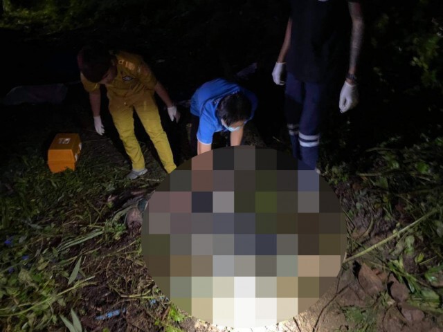 เก๋งซิ่งชนท้ายกระบะหนุ่มศรีสะเกษดับ4