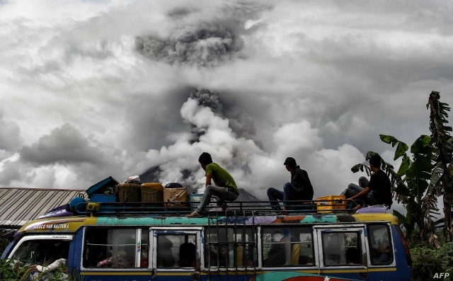 ภูเขาไฟซินาบุงปะทุพ่นเถ้าถ่าน